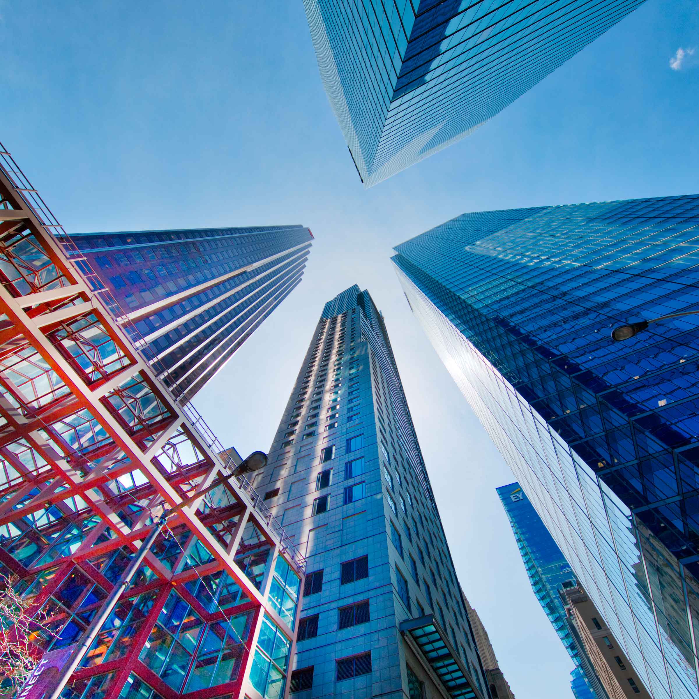 Сравнение ЗПИФ и прямой покупки недвижимости