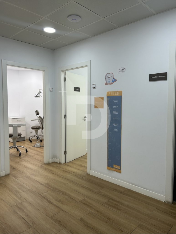 Коммерческое помещение 418 м² Барселона, Испания